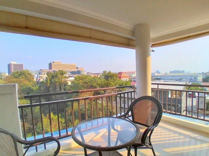 Condominium for rent Pattaya showing the living room balcony Condominium for rent Pattaya showing the living room balcony