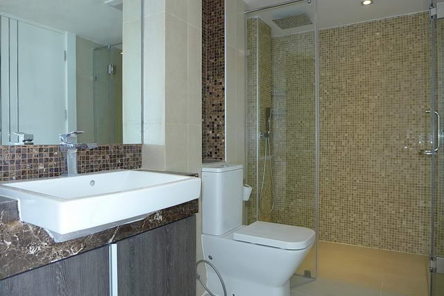 Condominium for rent Pattaya showing the bathroom Condominium for rent Pattaya showing the bathroom