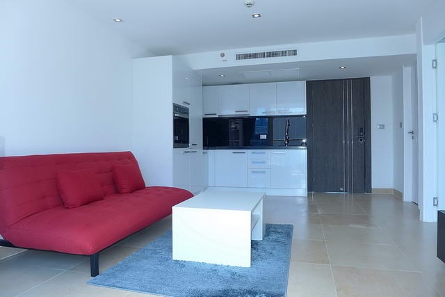 Condominium for rent Pattaya showing the living and kitchen Condominium for rent Pattaya showing the living and kitchen
