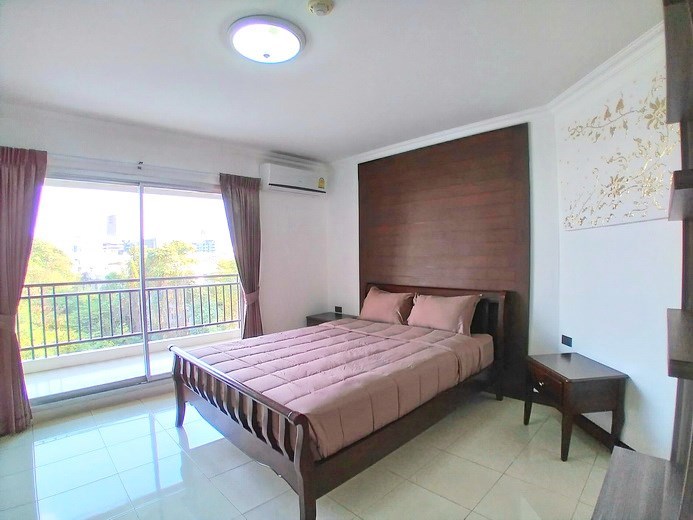 Condominium for rent Pattaya showing the second bedroom and balcony Condominium for rent Pattaya showing the second bedroom and balcony