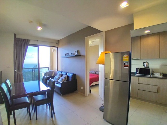 Condominium for rent UNIXX South Pattaya showing the dining and living areas Condominium for rent UNIXX South Pattaya showing the dining and living areas
