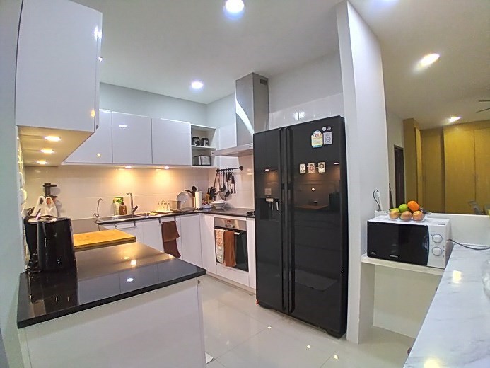 Condominium for sale Jomtien showing the kitchen Condominium for sale Jomtien showing the kitchen