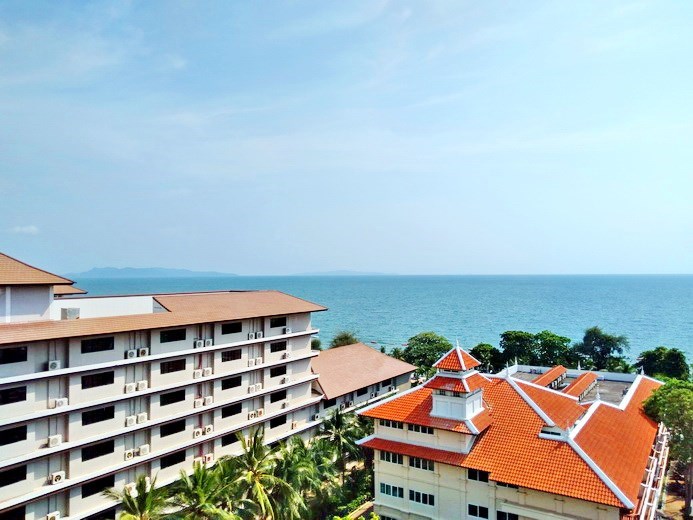 Condominium for sale Jomtien showing the sea view Condominium for sale Jomtien showing the sea view