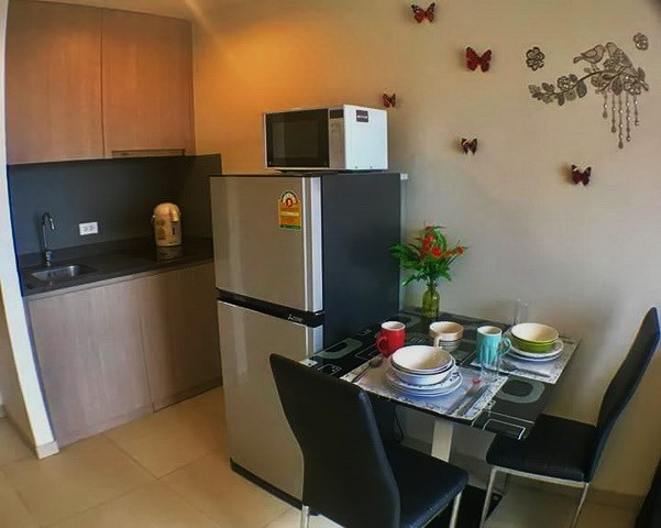 Condominium for sale UNIXX South Pattaya showing the dining and kitchen Condominium for sale UNIXX South Pattaya showing the dining and kitchen