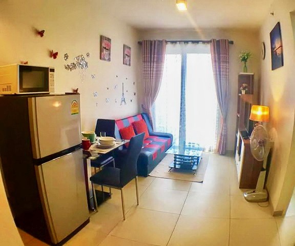 Condominium for sale UNIXX South Pattaya showing the dining and living areas Condominium for sale UNIXX South Pattaya showing the dining and living areas
