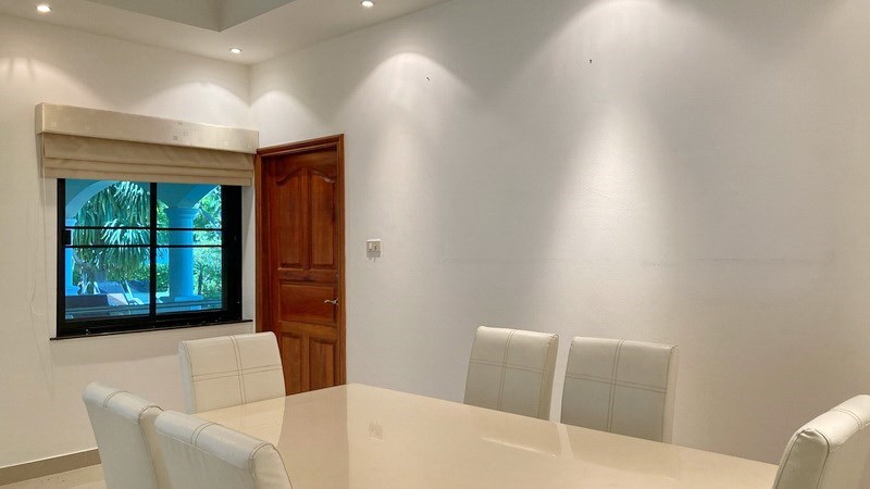 House for rent Jomtien Park Villas showing the dining area House for rent Jomtien Park Villas showing the dining area