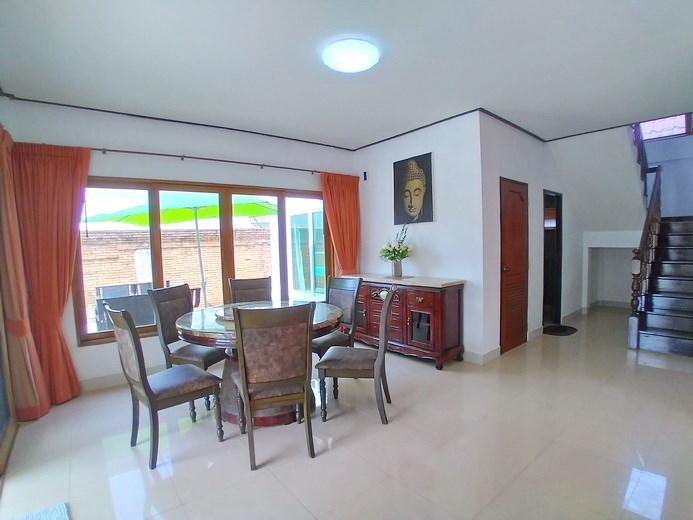 House for rent Jomtien showing the dining and guest bathroom House for rent Jomtien showing the dining and guest bathroom