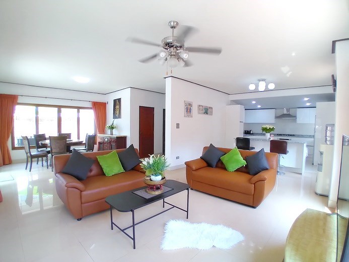 House for rent Jomtien showing the open plan concept House for rent Jomtien showing the open plan concept