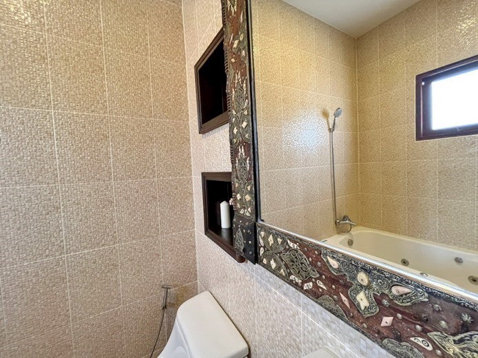 House for rent Central Pattaya showing the second bathroom House for rent Central Pattaya showing the second bathroom