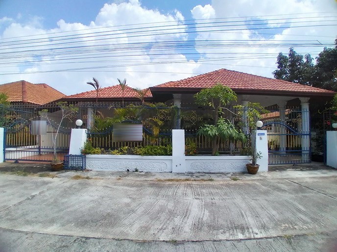 House for sale Pattaya showing the house House for sale Pattaya showing the house