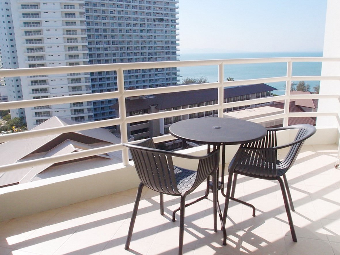 Condominium for rent Jomtien showing the balcony Condominium for rent Jomtien showing the balcony