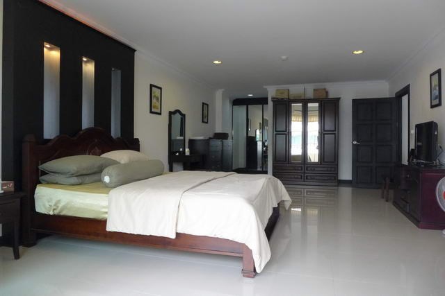 Condominium For Rent Jomtien showing the bedroom suite Condominium For Rent Jomtien showing the bedroom suite