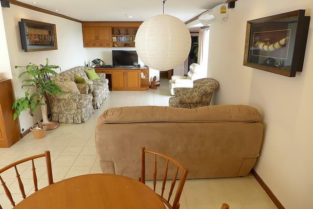 Condominium for rent Jomtien showing the dining and living areas Condominium for rent Jomtien showing the dining and living areas