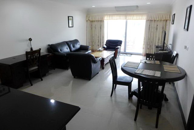 Condominium For Rent Jomtien showing the dining and living areas Condominium For Rent Jomtien showing the dining and living areas