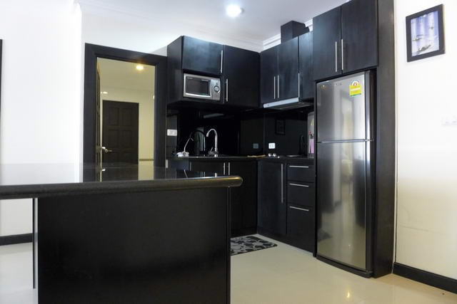 Condominium For Rent Jomtien showing the kitchen Condominium For Rent Jomtien showing the kitchen