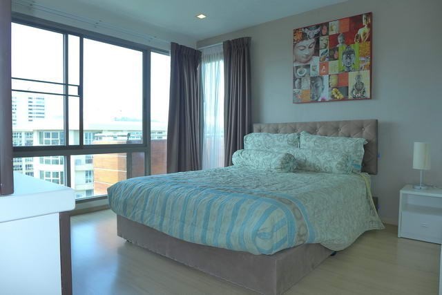 Condominium For Rent Pattaya showing the master bedroom Condominium For Rent Pattaya showing the master bedroom