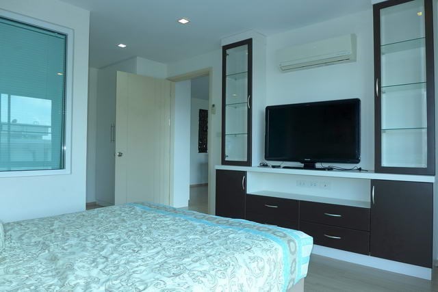 Condominium For Rent Pattaya showing the master bedroom suite Condominium For Rent Pattaya showing the master bedroom suite
