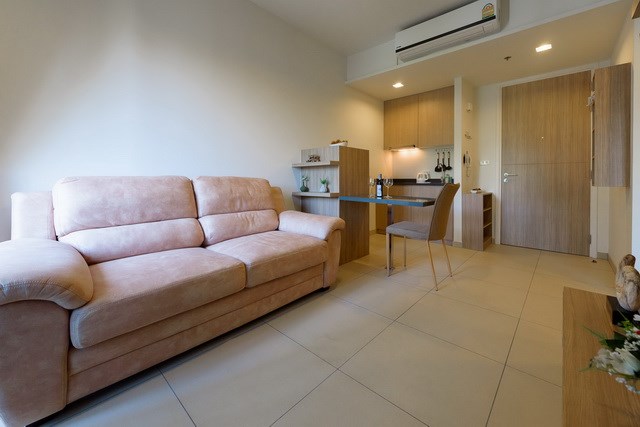 Condominium for rent UNIXX South Pattaya showing the living, dining and kitchen areas Condominium for rent UNIXX South Pattaya showing the living, dining and kitchen areas