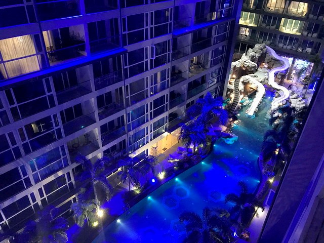 Condominium for rent Pattaya showing the night time view Condominium for rent Pattaya showing the night time view