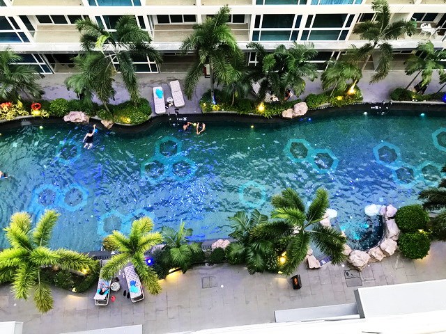 Condominium for rent Pattaya showing the balcony view Condominium for rent Pattaya showing the balcony view