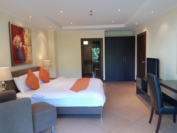 Condominium for sale Jomtien showing the bedroom suite Condominium for sale Jomtien showing the bedroom suite