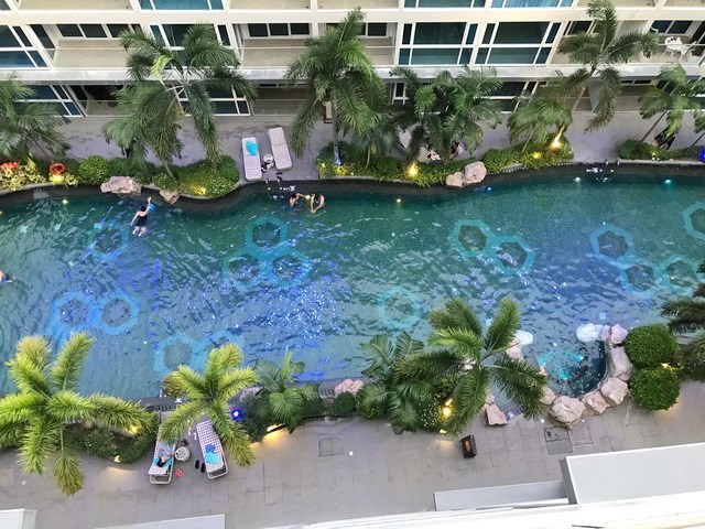 Condominium for sale Central Pattaya showing the balcony view Condominium for sale Central Pattaya showing the balcony view