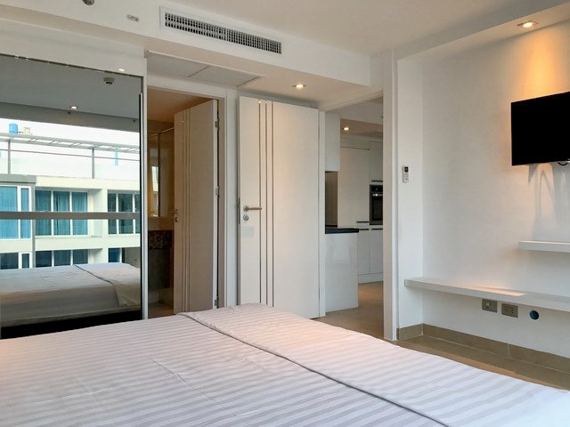 Condominium for sale Central Pattaya showing the bedroom suite Condominium for sale Central Pattaya showing the bedroom suite
