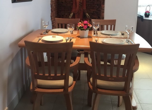 Condominium for sale Jomtien Beach showing the dining area Condominium for sale Jomtien Beach showing the dining area