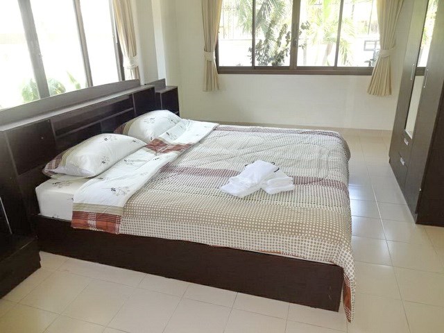 House for rent Jomtien Pattaya showing the master bedroom House for rent Jomtien Pattaya showing the master bedroom