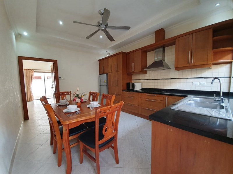 House for sale Jomtien showing the dining and kitchen areas House for sale Jomtien showing the dining and kitchen areas