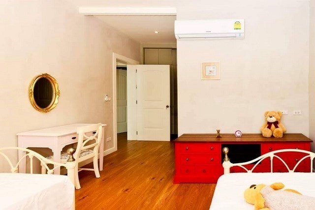 House for sale Na Jomtien Pattaya showing the third bedroom House for sale Na Jomtien Pattaya showing the third bedroom